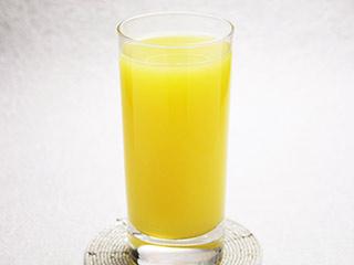 オレンジジュース（50％果汁入り）