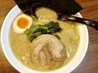 とんこつしょうゆラーメン